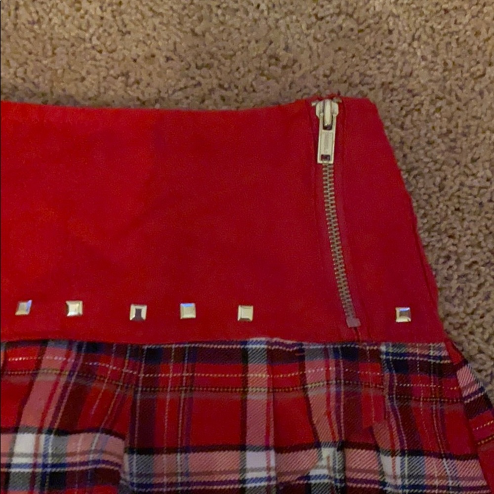 Red plaid skort - Picture 2 of 4